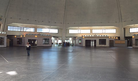 Innenraum der Alten Markthalle Basel