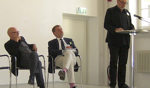 Alexander Grünenwald bei seinem Statement