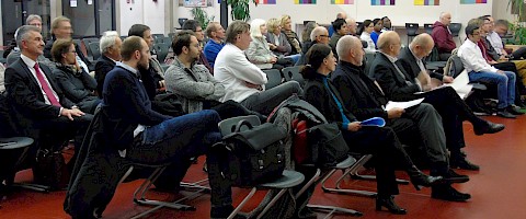 Rund 35 Gäste waren zur Auftaktveranstaltung in die Ekkehard Realschule gekommen