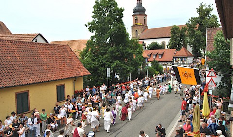 Logenblick Richtung Kirche