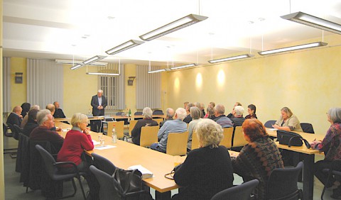 Bürgermeister Beil bei der Begrüßung