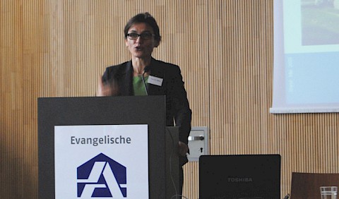 Frau Prof. Dr. Martina Klärle beim Vortrag
