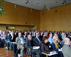 weit über hundert Teilnehmer kamen zur Veranstaltung