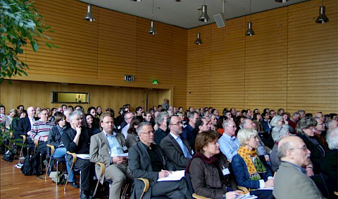 weit über hundert Teilnehmer kamen zur Veranstaltung