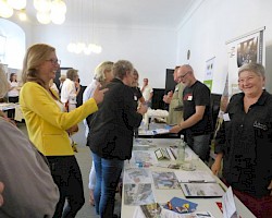 Ministerin Sabine Bätzing-Lichtenthäler zu Besuch am Projekt Stand