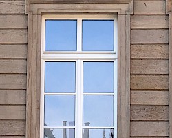 Die neuen Fenster sind bereits eingebaut.