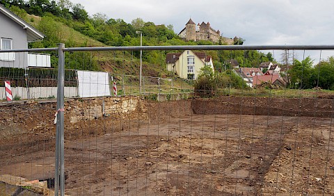 Wo Anfang vergangenen Jahres noch eine goßes Loch im Boden klaffte, steht heute das Projekt mittlerweile kurz vor der Fertigstellung...